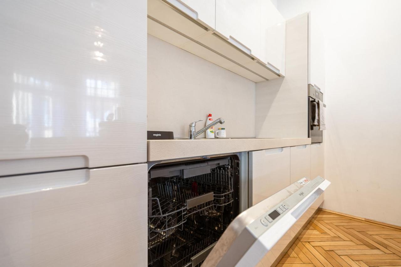 Garys Bright And Spacious Two Bedroom Flat Near Danube Будапешт Экстерьер фото