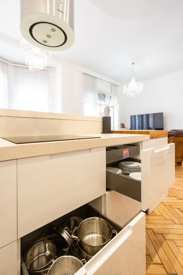 Garys Bright And Spacious Two Bedroom Flat Near Danube Будапешт Экстерьер фото