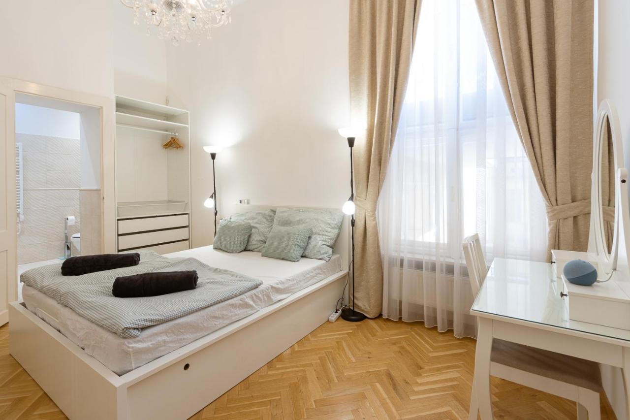 Garys Bright And Spacious Two Bedroom Flat Near Danube Будапешт Экстерьер фото